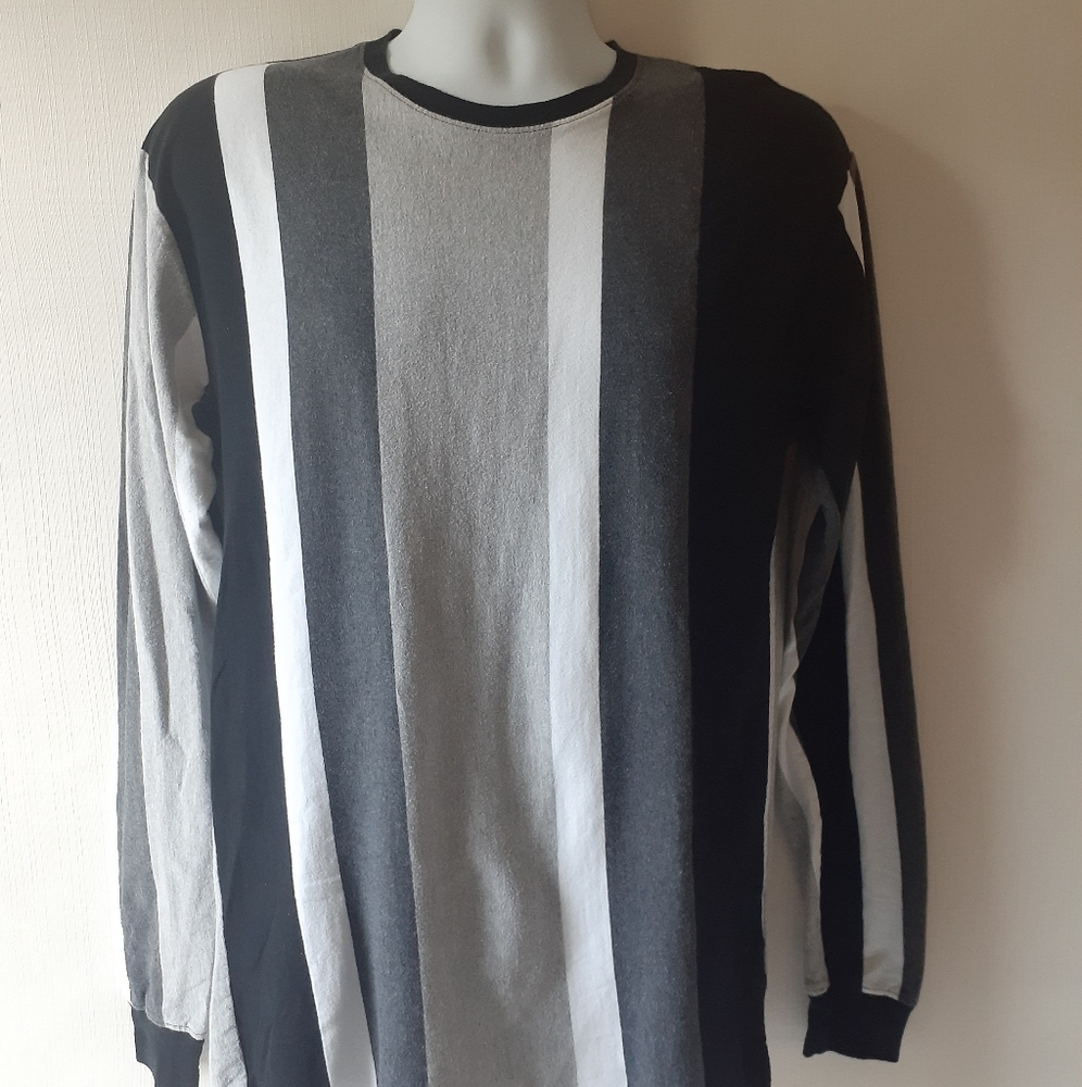 Upstanders men's gray/black vertical stripe long sleeve top size M